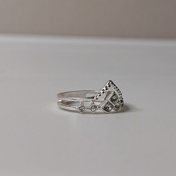 Tiny Cute Silver Tone Ring Size 3.25 - Picture 8 of 10